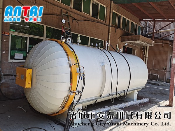 湖南小型熱風循環硫化罐使用現場